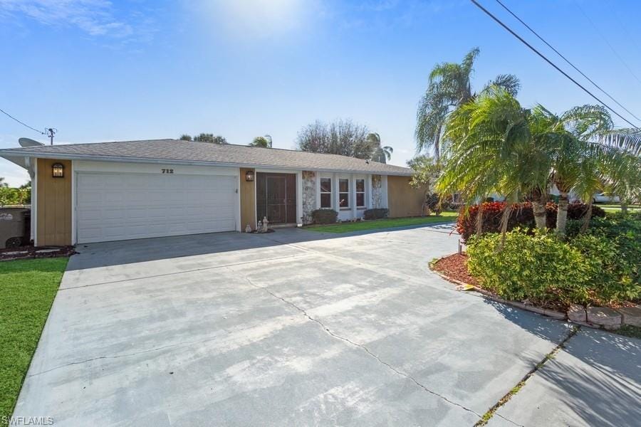 Property photo for 712 SE 32nd Ter, Cape Coral, FL