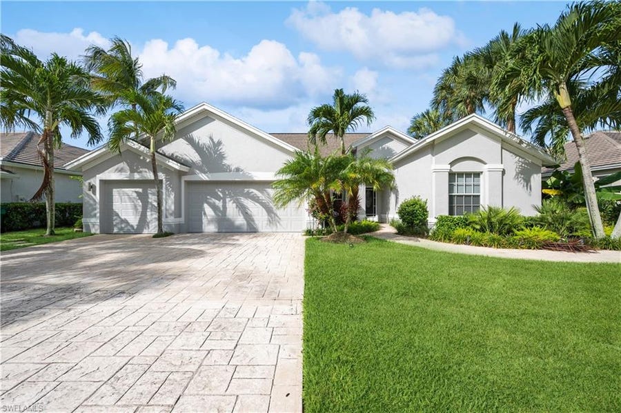 Property photo for 7707 Groves Rd, Naples, FL