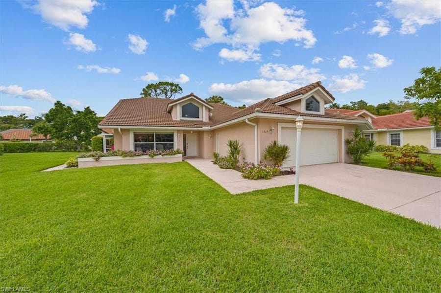 Property photo for 1517 Kenridge Pl, Naples, FL