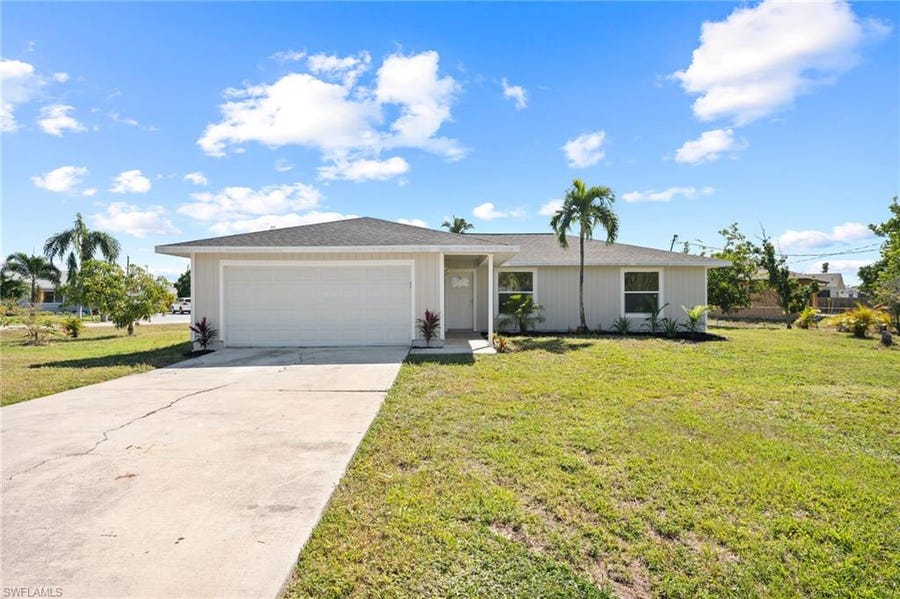 Property photo for 17299 Phlox Dr, Fort Myers, FL