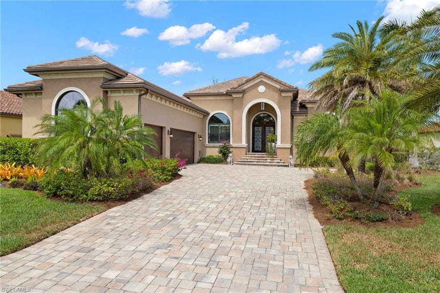 Property photo for 6751 Mossy Glen Dr, Fort Myers, FL