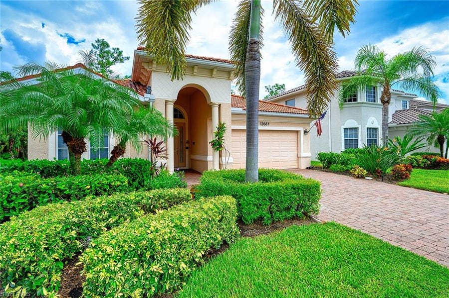 Property photo for 12687 Biscayne Ct, Naples, FL